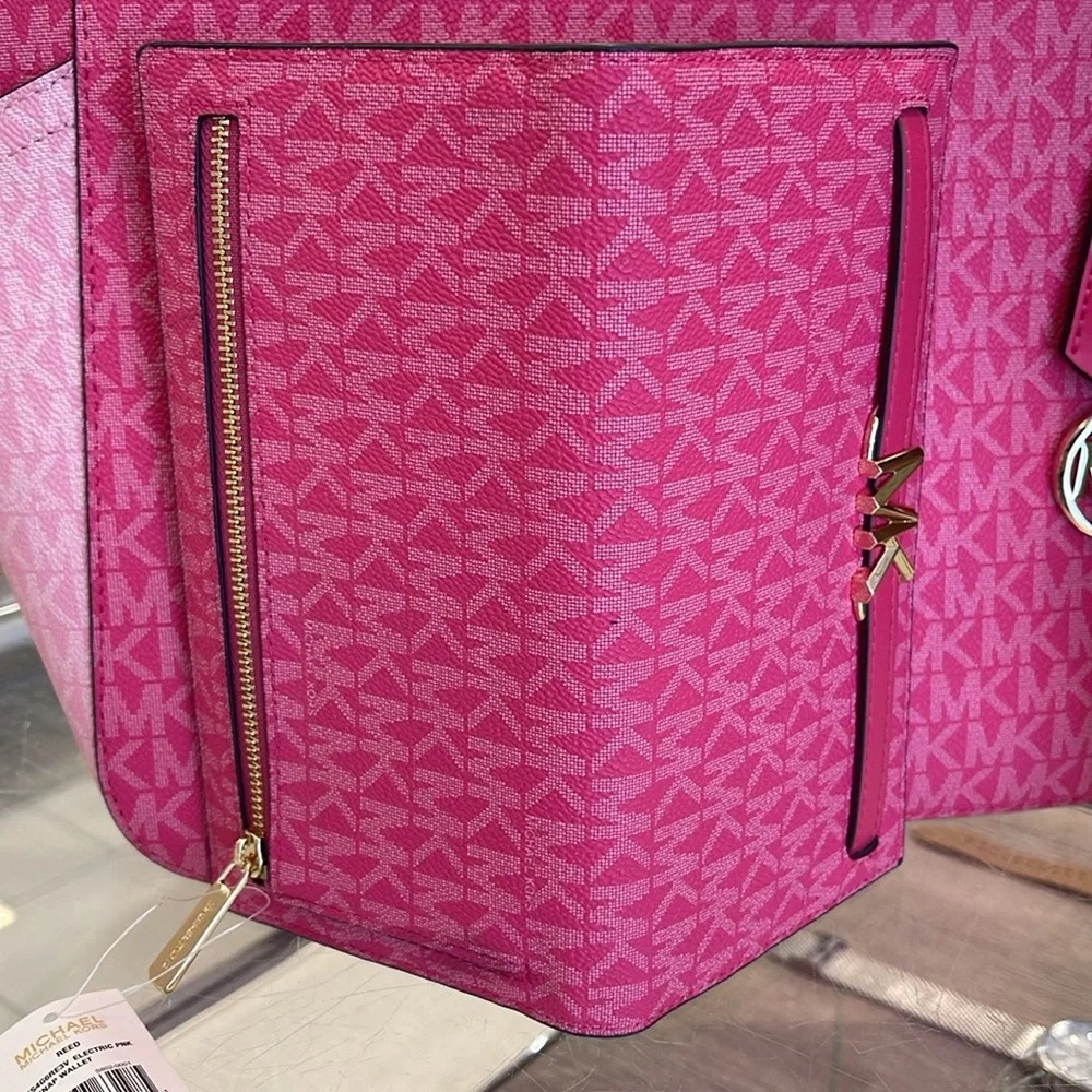 MICHAEL KORS Reed Large Snap Signature Wallet Electric Pink NWT
